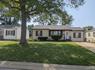 830 Loekes Dr, Florissant, MO 63031