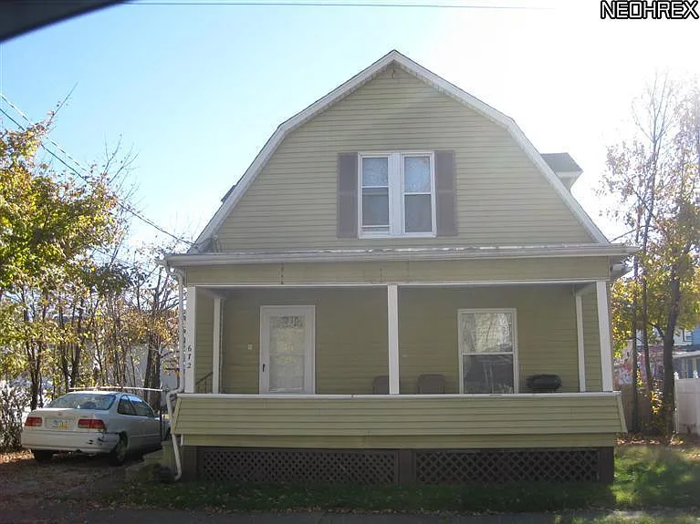 672 W Park Ave photo 1