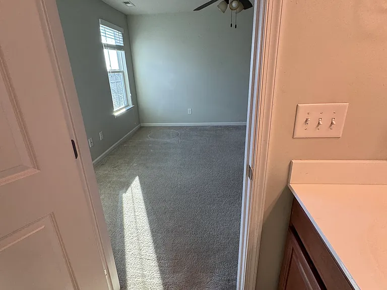 1073 Semora Ln — Photo 7