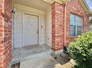 108 Amber Ridge Dr, Arlington, TX 76002