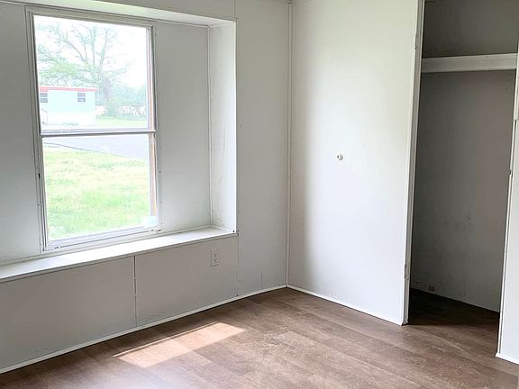 3rd image of 2081 Oakshire Rd #20