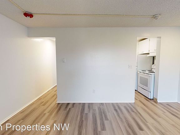 4th image of 315 NE Puget St #11