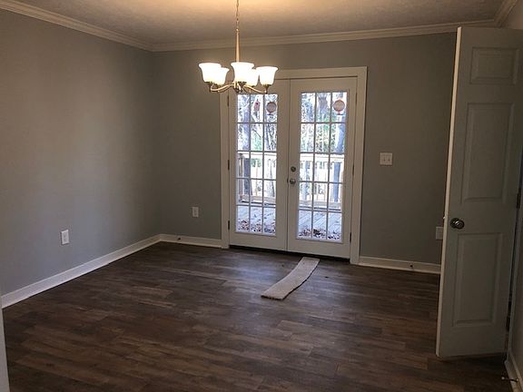 3rd image of 1024 N Azalea Dr
