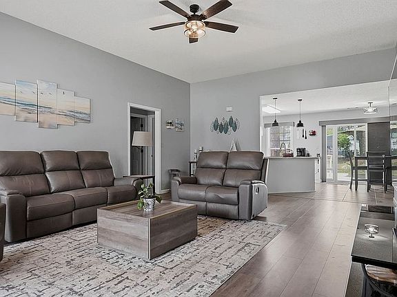 5th image of 105 Capri Cir