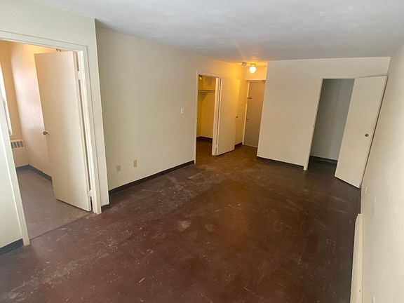 2nd image of 325 8th Ave SE APT 105