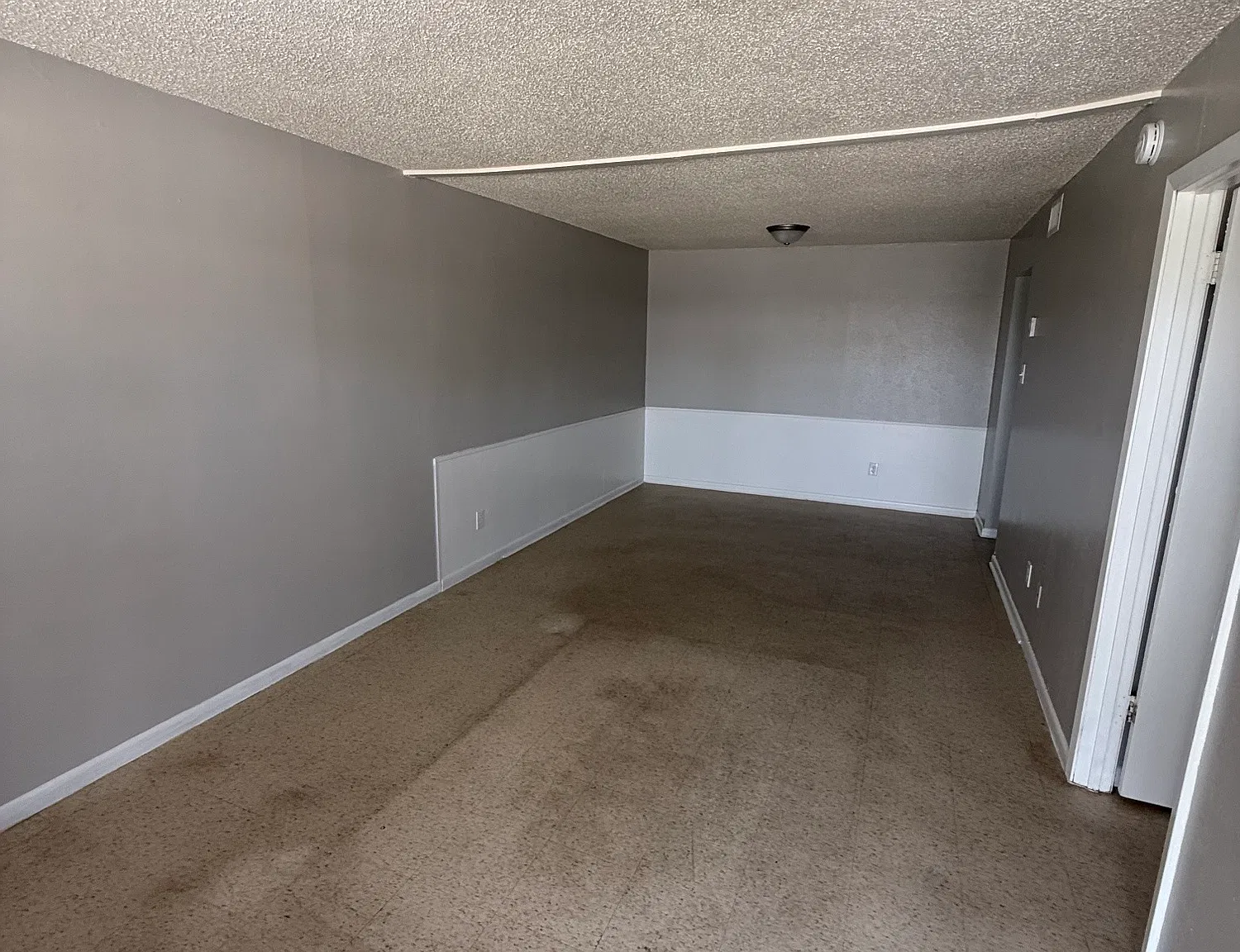 1012 Wells Cir — Photo 2