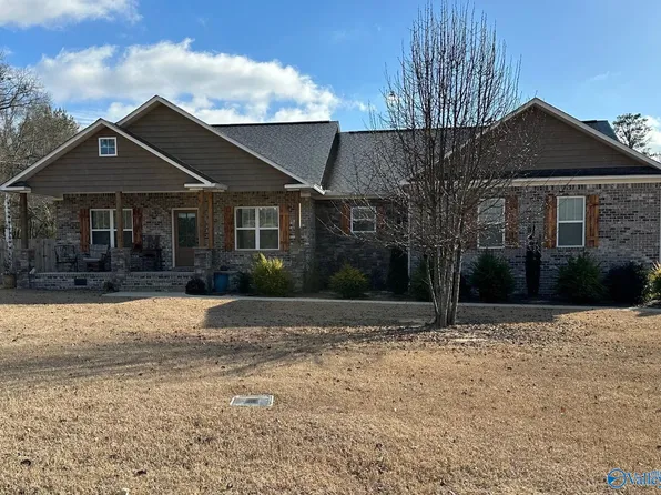752 Pinehaven Dr, Gadsden, AL 35901