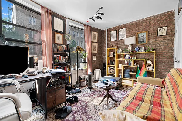 Rented by REAL New York | media 17