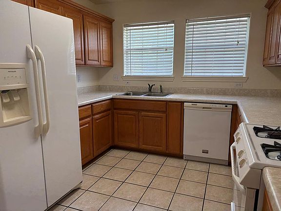 5th image of 224 Coronado Cir