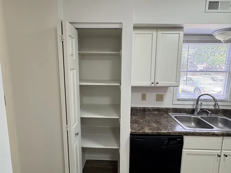 6076 Pennsylvania Dr — Photo 8
