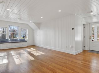 2 Oak Knoll Rd, Cape Elizabeth, ME 04107