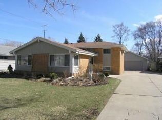 301 Terry Ln, Villa Park, IL