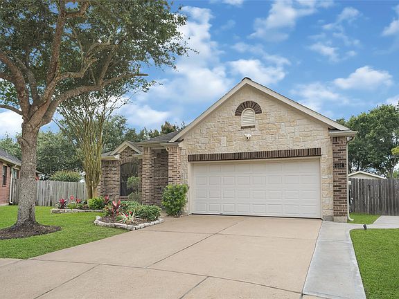 3rd image of 501 Burham Lane