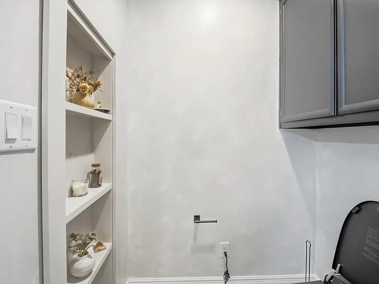 4133 Knight St — Photo 15