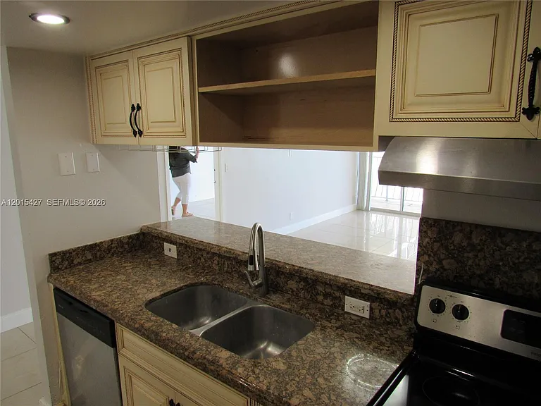 7601 E Treasure Dr #2210 — Photo 12