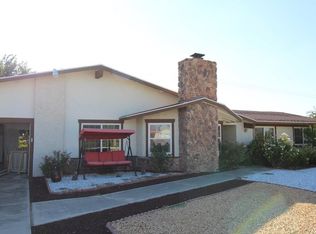 13966 Rincon Rd, Apple Valley, CA 92307