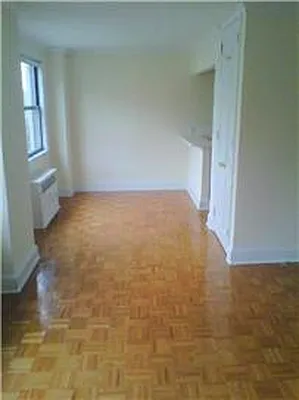 Rented by Metropolis Real Estate of Manhattan | media 32