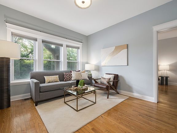 4th image of 3805 N Ravenswood Ave #1