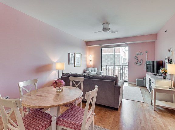 2nd image of 2335 W Belle Plaine Ave APT 515