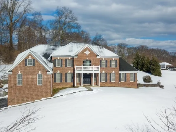 1 Ridgeline Dr, Washington Twp., NJ 07853