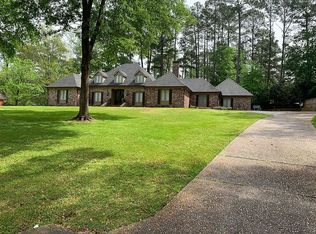 2327 Ridgewood Dr, Laurel, MS 39440