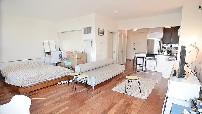 Rented by Park Property Advisors | media 35