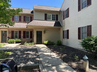 239 Miller Rd APT 10, Akron, PA 17501