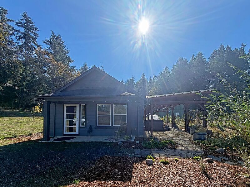 1st image of 86842 Pine Grove Rd