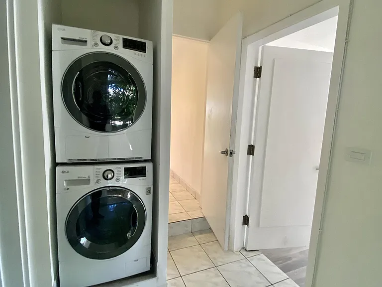 1101 Bay Dr — Photo 24