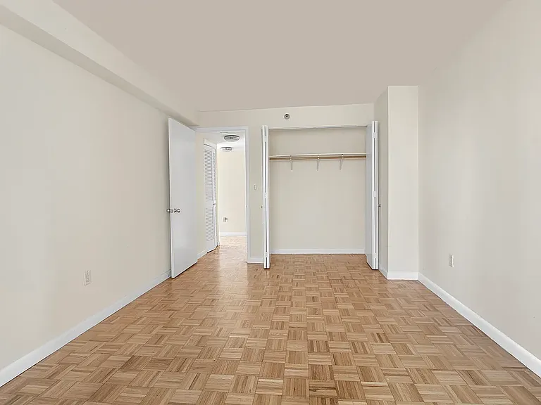 308 E 38th St #14B — Photo 8