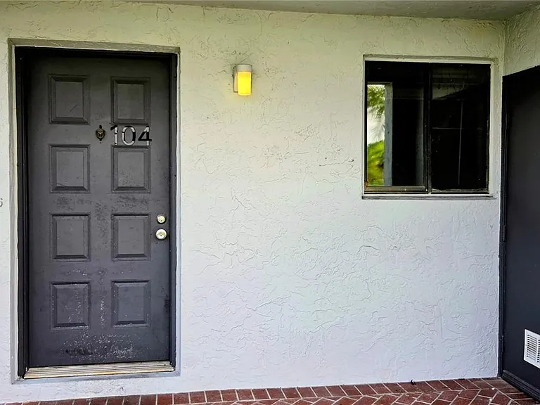 153 Lakeview Dr #104 — Photo 3