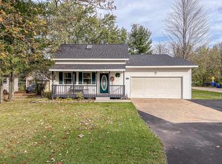 490 Mill St, Amherst, WI 54406