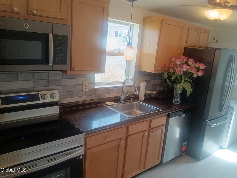 5th image of 1650 2nd Street