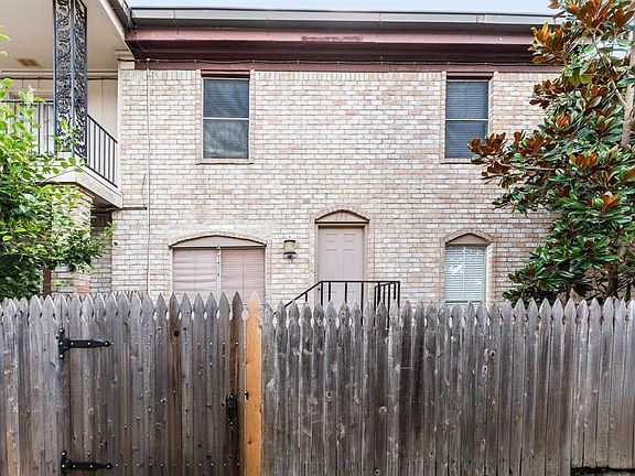 2nd image of 811 Threadneedle St APT 277