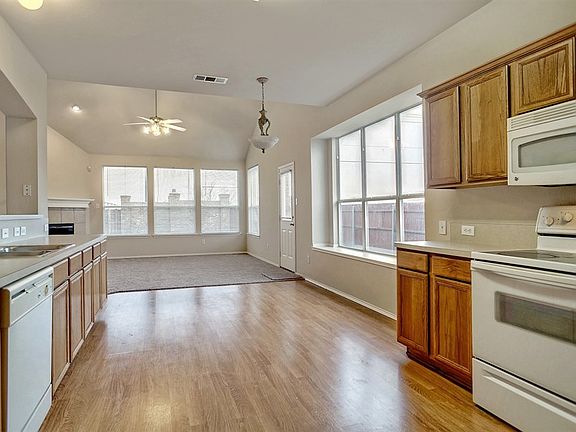 5th image of 661 Jan Ct