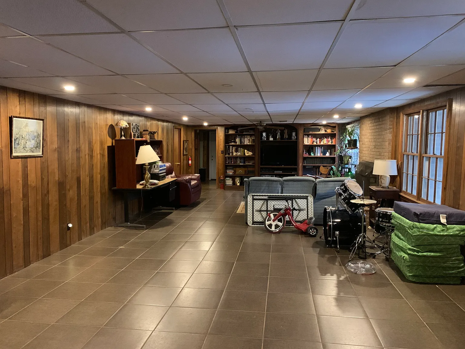 1 bed, 1600 sqft, $800 — Photo 1