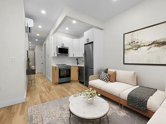 3rd image of 315 E 58th St APT 4B