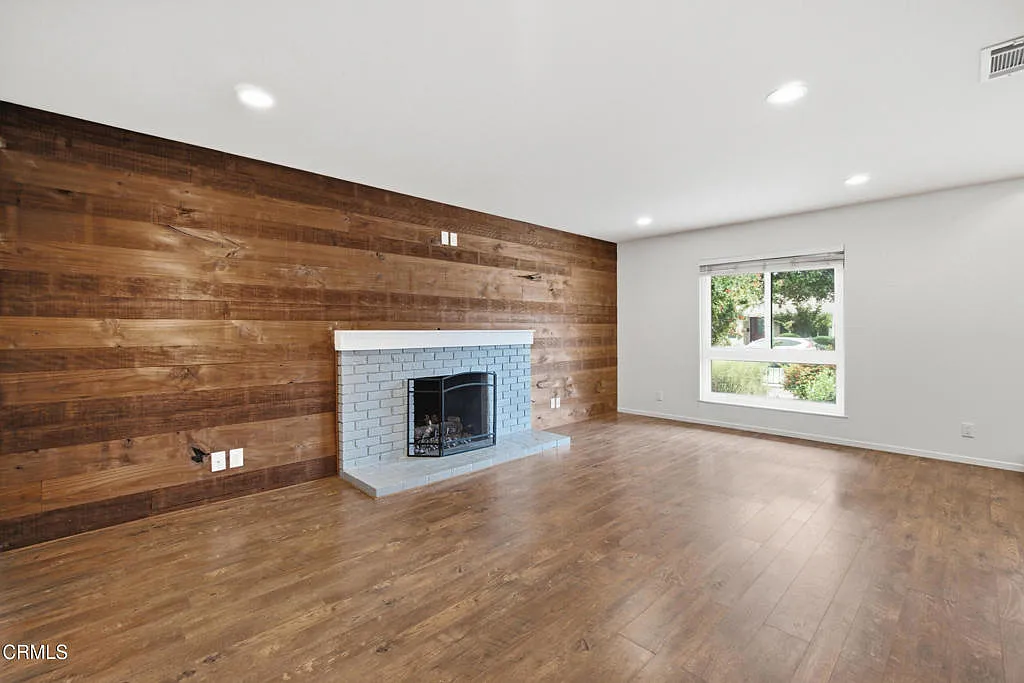 4 bed, 2.0 bath, 1809 sqft, $4,600 — Photo 4
