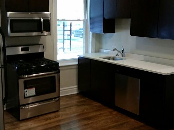 4th image of 901 N Francisco Ave #1F