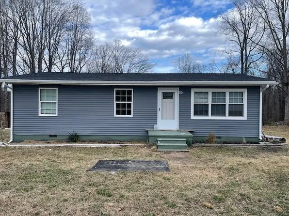 1328 Redd Shop Rd, Farmville, VA 23901