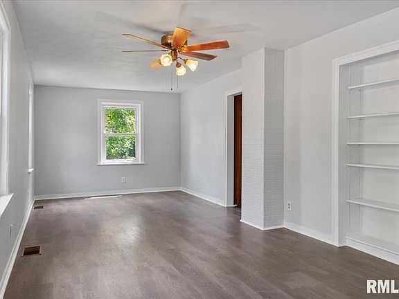 5th image of 132 N 5th St