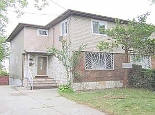 23527 148th Ave, Rosedale, NY 11422