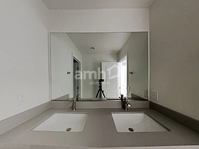 6035 Schmidt St — Photo 16