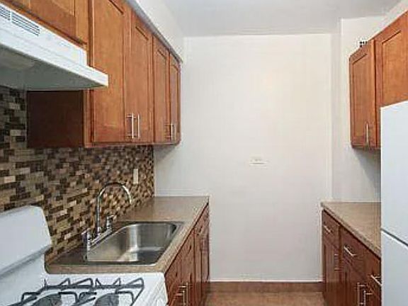 4th image of 37-7 147th St #6B