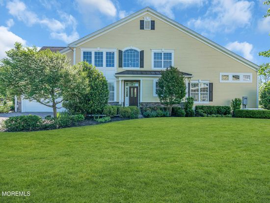 11 Aspen Lane, Tinton Falls, NJ 07724