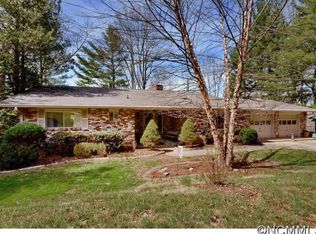 16 Mayflower Dr, Asheville, NC 28804