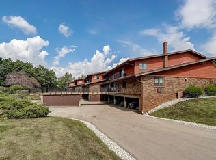 8510 W Waterford Ave #8510, Greenfield, WI 53228