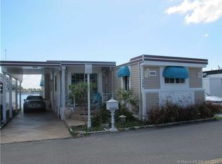 186 W Lake Dr, Hallandale, FL 33009