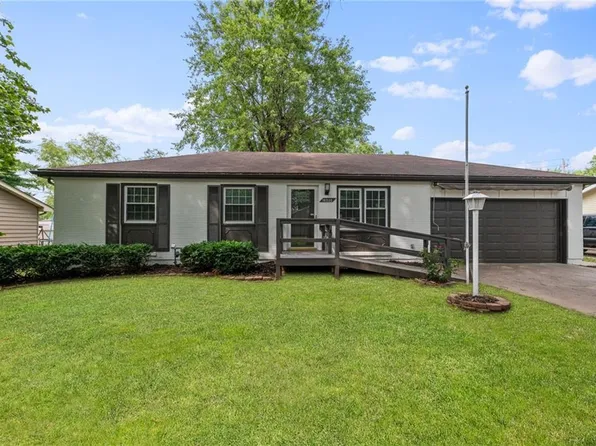16520 E Ellison Way, Independence, MO 64055