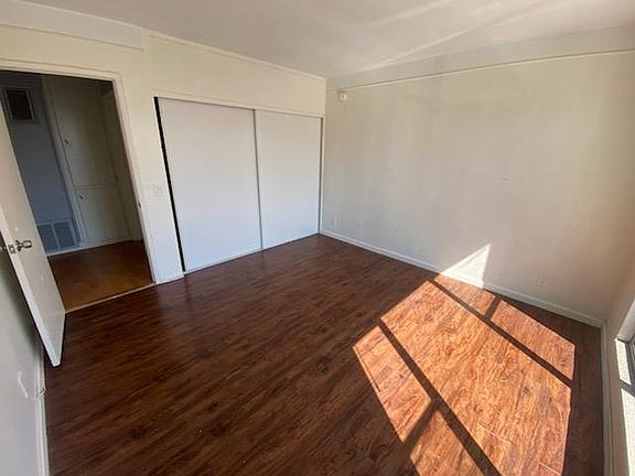 5th image of 3426 Vinton Ave